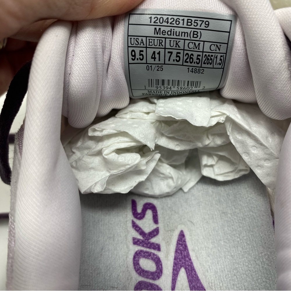 Brooks Women’s Adrenaline GTS 24 Road-Running Shoes - Picture 10 of 11